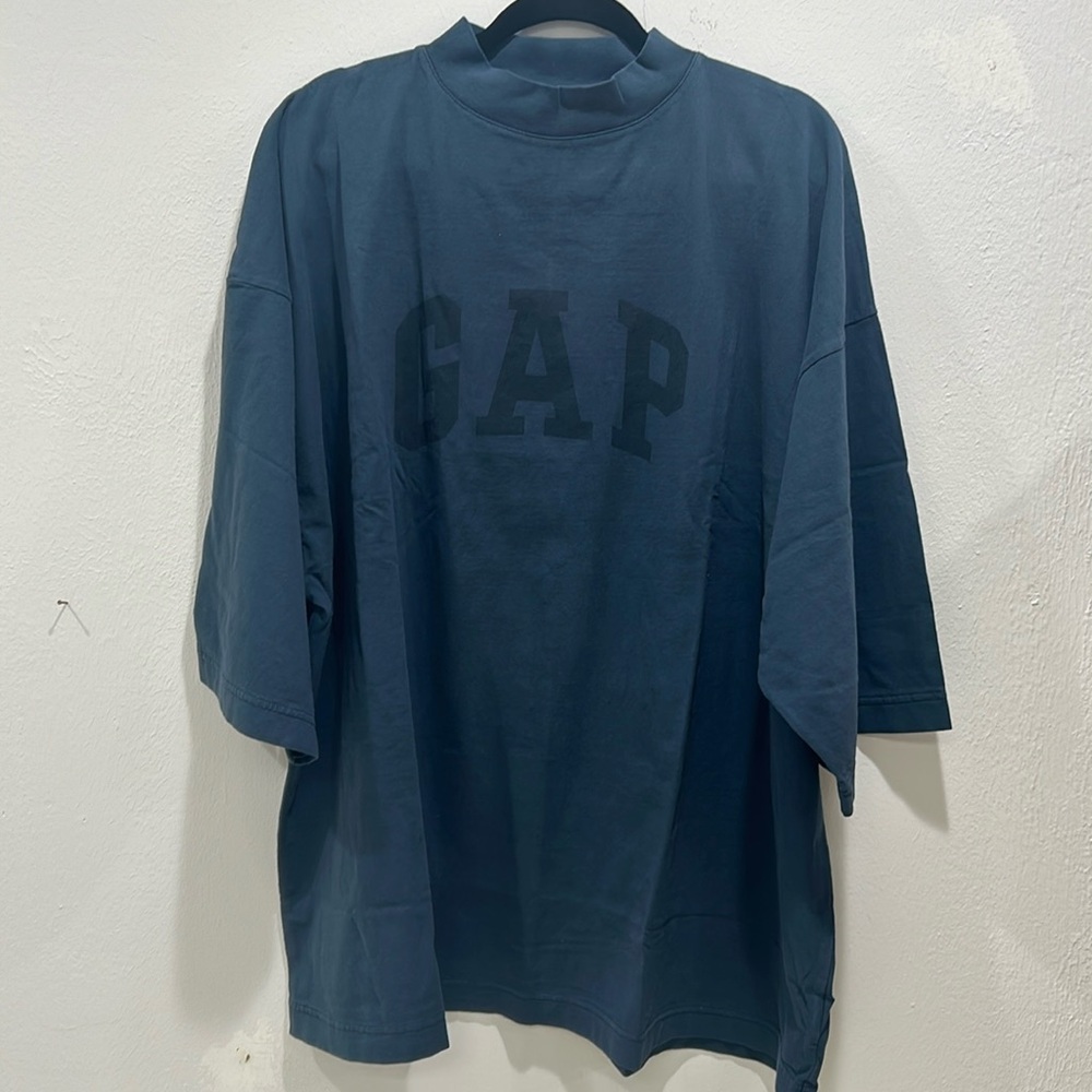 YZY Dove Oversized T-Shirt - Limited Edition
Size: Oversized Fit (Unisex)